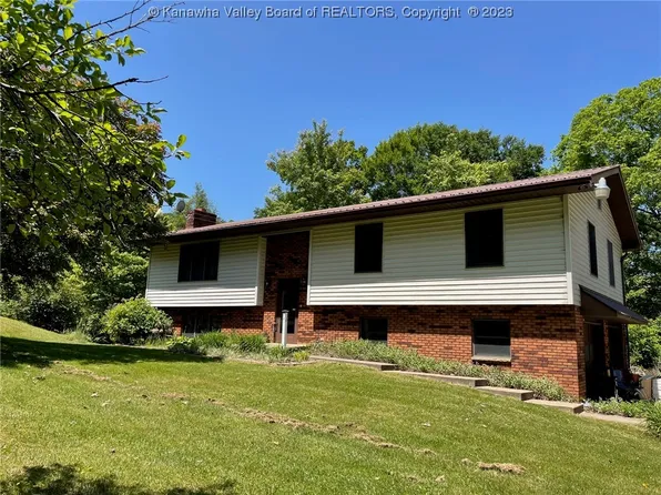 15292 Clay Hwy, Lizemores, WV 25125