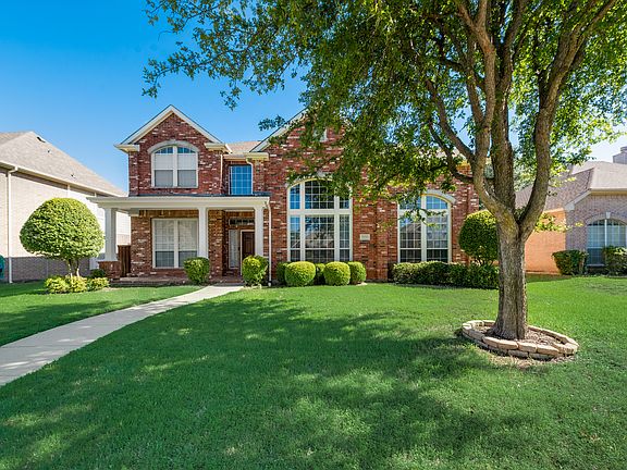 2nd image of 3908 Clifton Dr