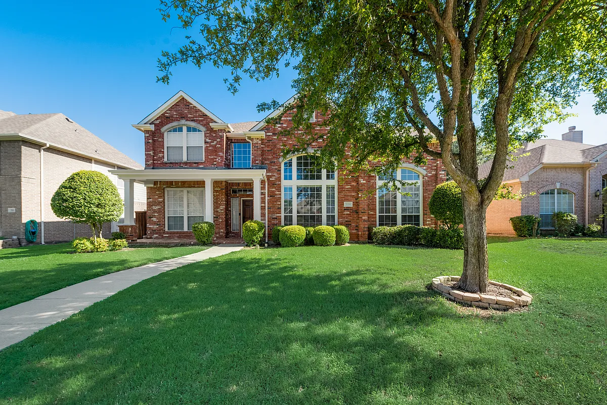 Building Photo - 3908 Clifton Dr