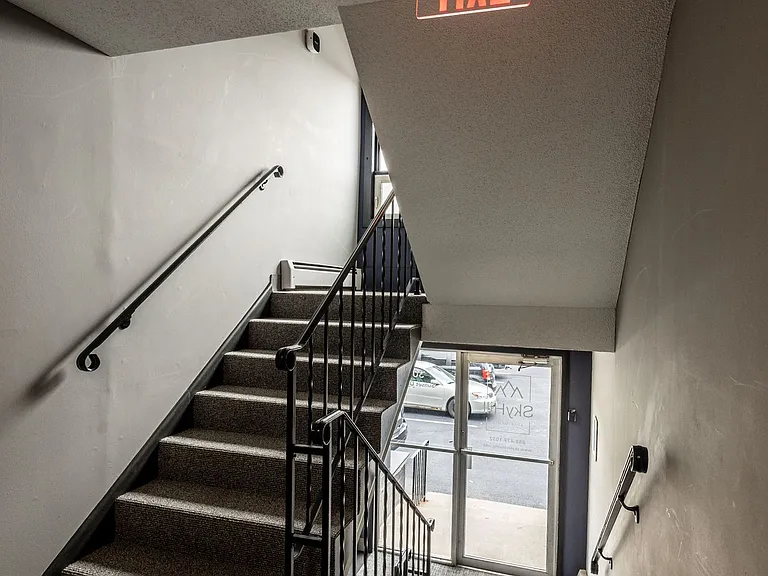 SkyHill Apartments — Photo 26