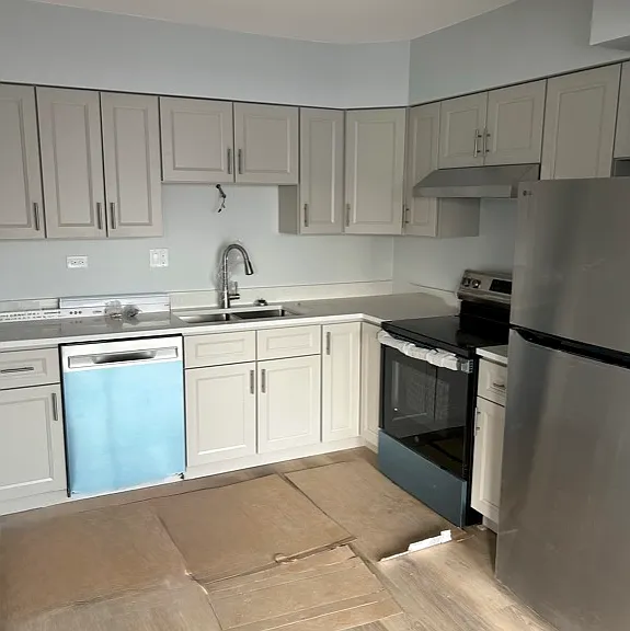 1774 E Oakton St — Photo 1