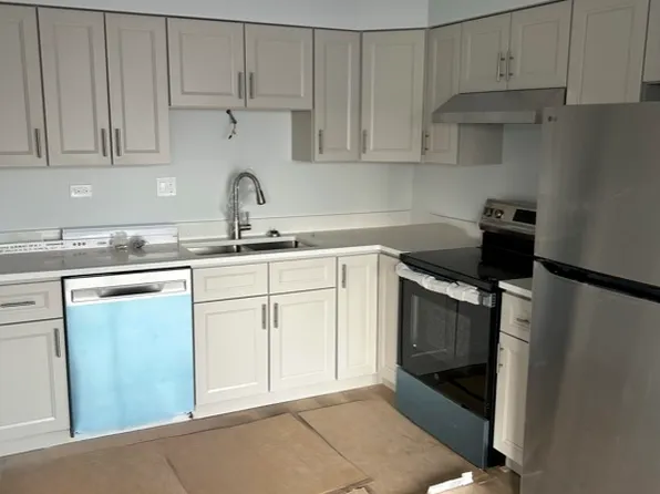 1774 E Oakton St, Des Plaines, IL 60018