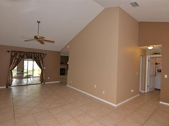 3rd image of 10314 Taraby Ct