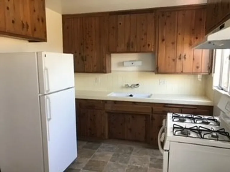 2924 Juniper St #11 — Photo 9