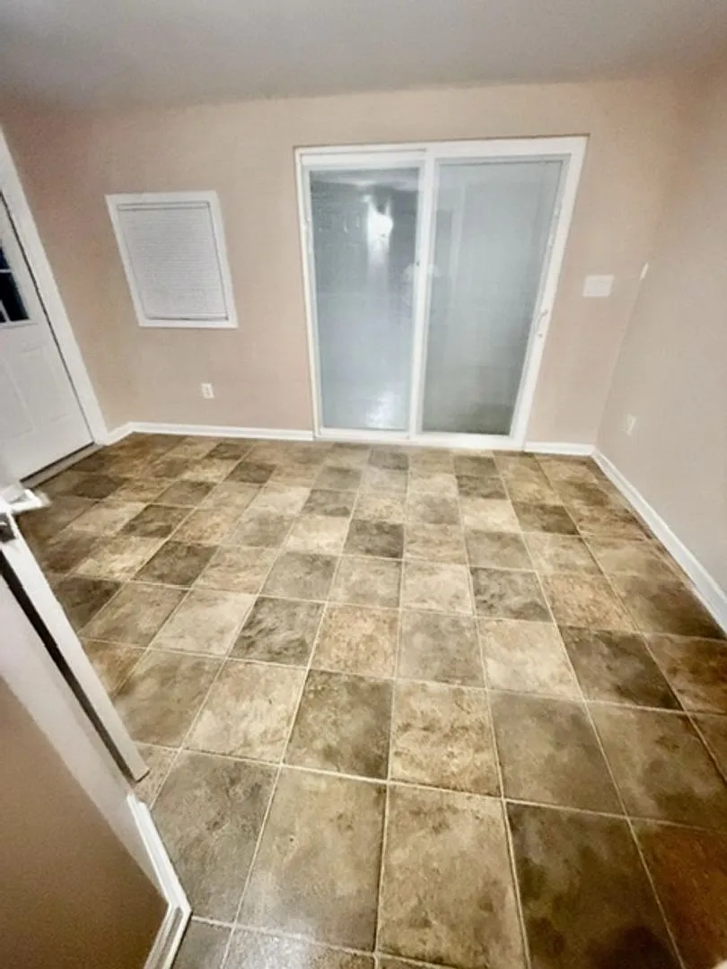4 Bedroom Rental Rental in Nottingham! — Photo 4