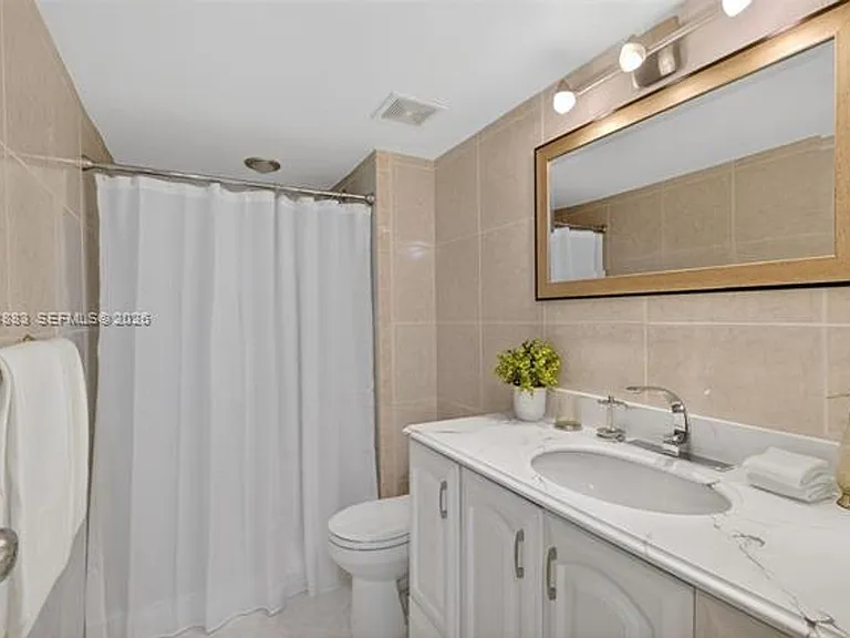 2401 Collins Ave #1406 — Photo 19