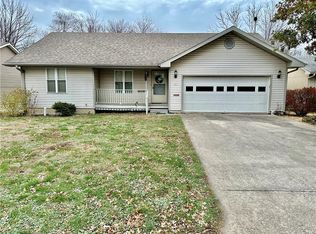 121 S Frederick Ave, Maryville, MO 64468