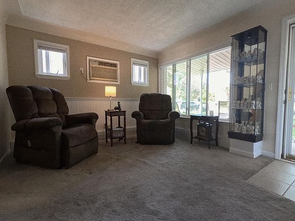 2nd image of 6024 Wilkie St