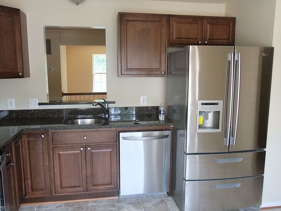 1st image of 604 Waters Cove Ct