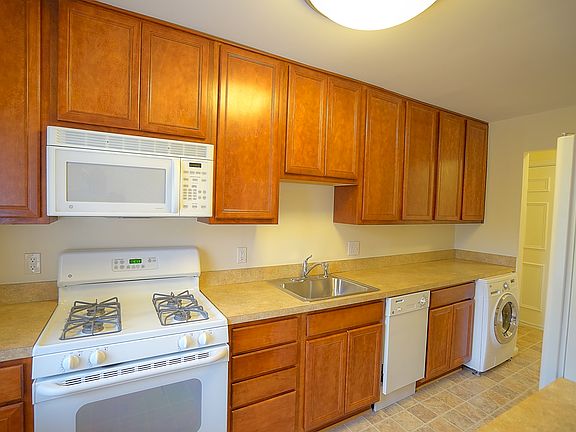 5th image of 1805 William St Unit 206