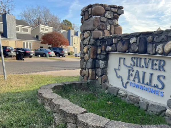 Silver Falls Townhomes