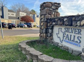Silver Falls Townhomes