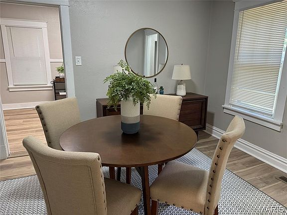 3rd image of 4015 Oakwood Ave