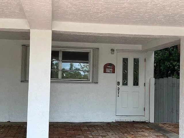 3 bed, 2.0 bath, 2016 sqft, $3,900 — Photo 2