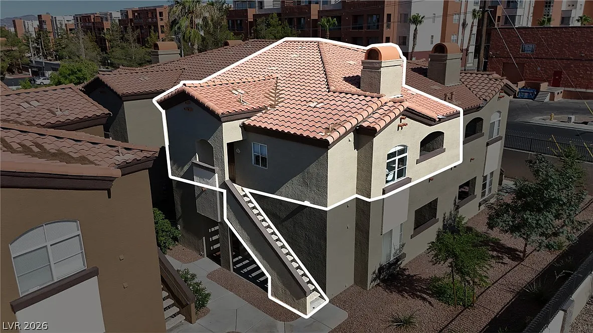 1 bed, 1.0 bath, 853 sqft, $2,200 — Photo 3