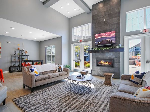 807 Central Park Cir #5-302