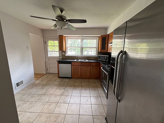 Eat In Kitchen