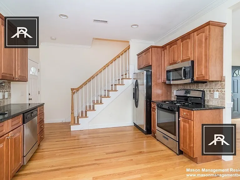 125 Russell St #1 — Photo 2