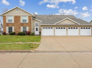 6204 Greenbriar Ln SW UNIT B, Cedar Rapids, IA 52404