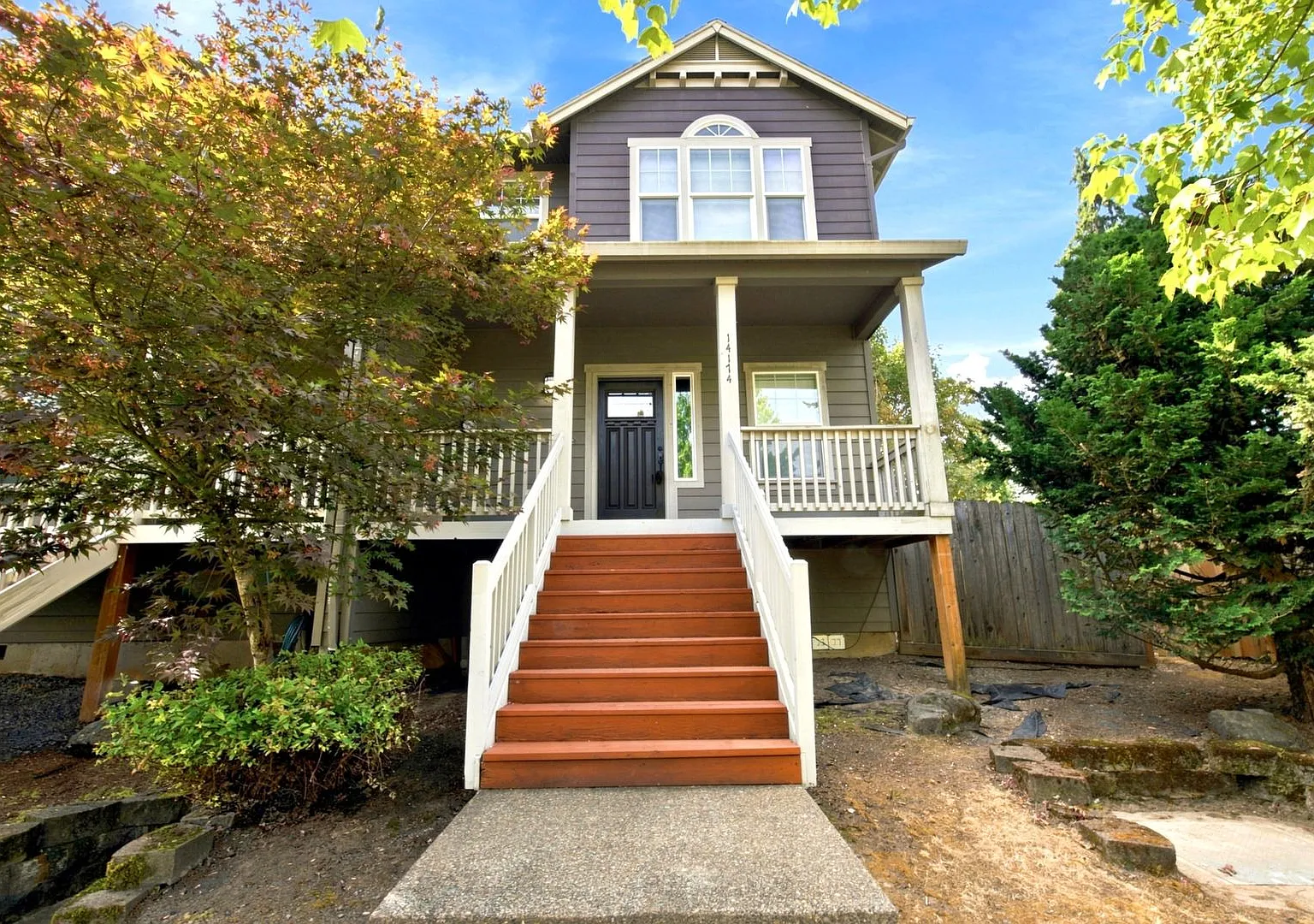 $500 off First Month!! Beautifully Updated 4-Bedroom Oregon City Home with A/C, Fireplace & Fence... — Photo 1