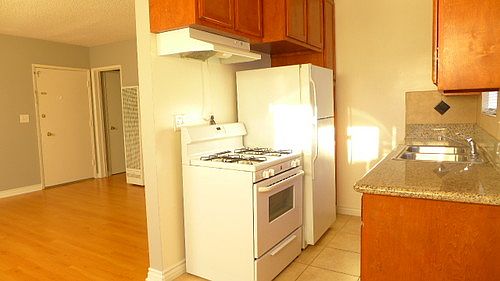 2nd image of 512 Ocean Park Blvd APT 5