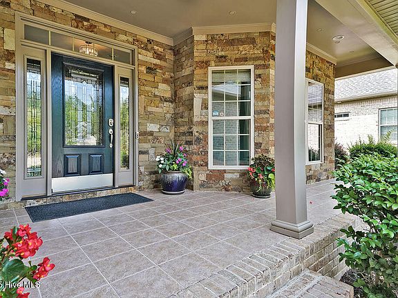 4th image of 2485 Belshaw Drive