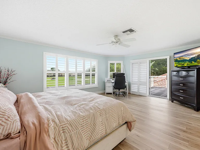 2 Monterey Pointe Dr — Photo 16