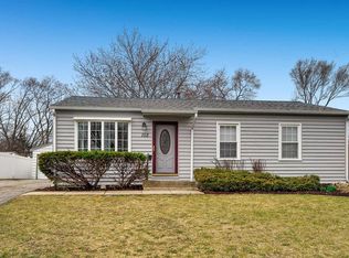 102 E Streamwood Blvd, Streamwood, IL 60107