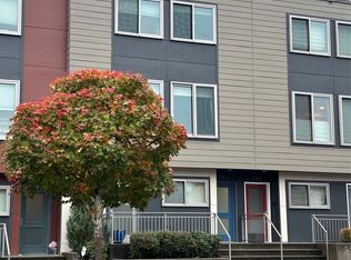 986 NE High St, Issaquah, WA 98029