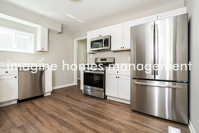 34111 Bainbridge Rd — Photo 6