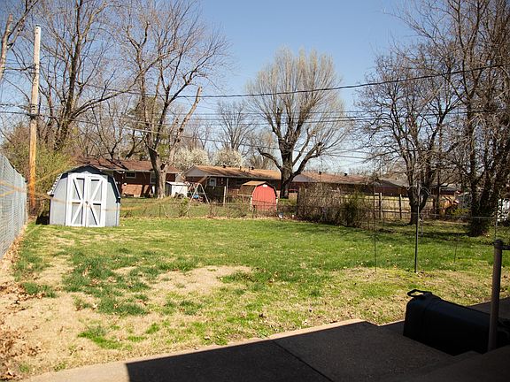 2nd image of 1371 Cove Ln