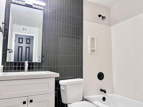 4th image of 5740 N 10th St Unit 1
