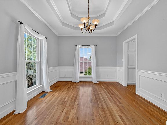 5th image of 124 Kingsley Rd