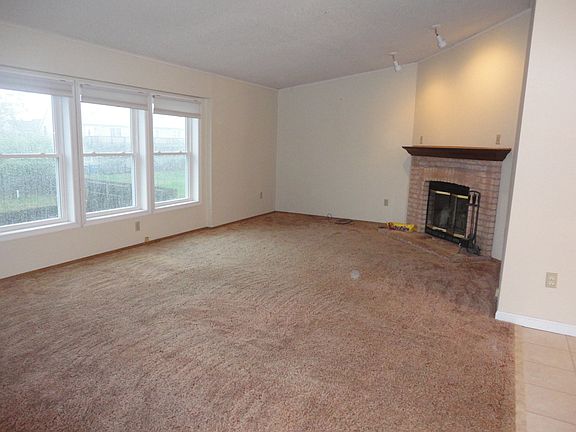2nd image of 51 Hubbard Ave