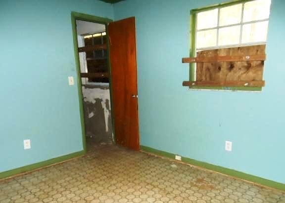 4th image of 6360 NW 52nd Ave