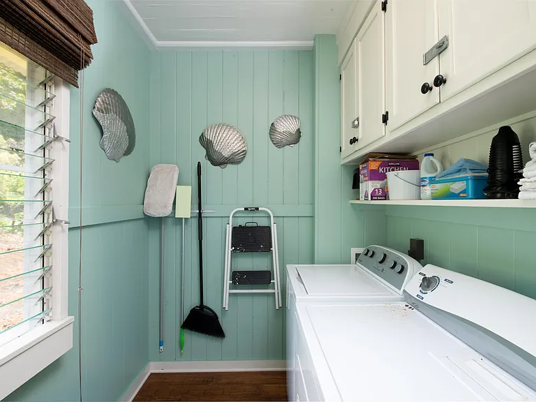 laundry room off of kitchen space