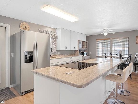 2nd image of 138 Lexington Ave