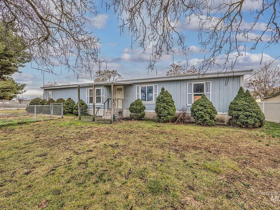 1st image of 1445 Claude Rd