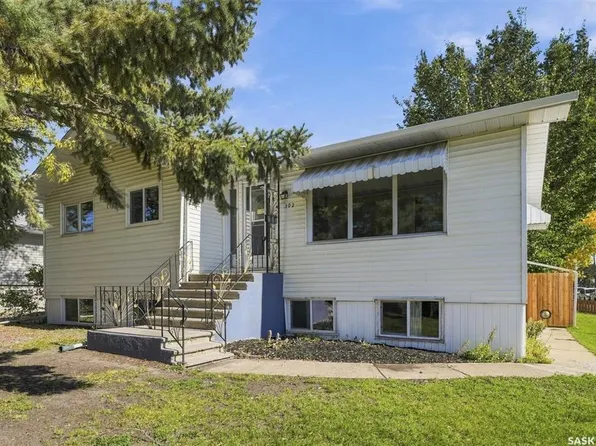 302 McMillan AVENUE, Saskatoon, SK S7L 2T5