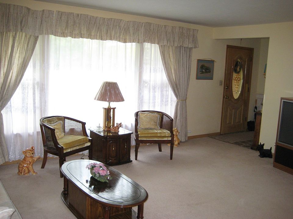 1st image of 424 S Royal Ct