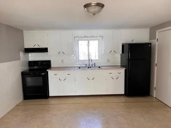 49 Miller St APT 5, Blackstone, MA 01504