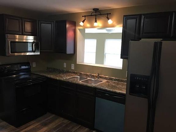 3rd image of 1309 Swope Dr