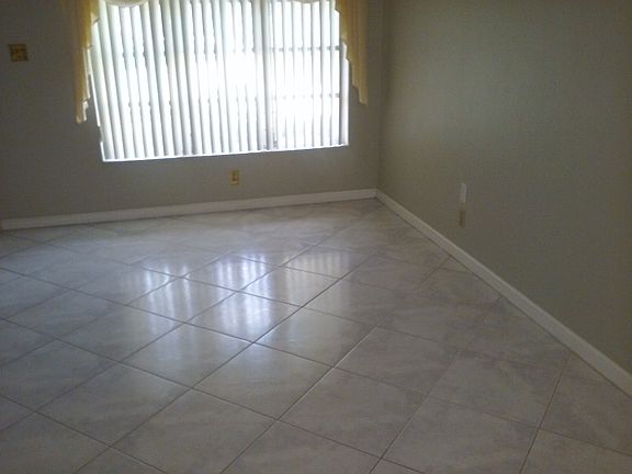 4th image of 5713 NW 87th Ave