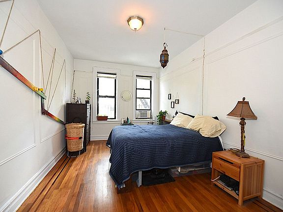 5th image of 3150 33rd St APT 10B