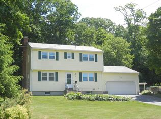 3 Hickory Ln, Hudson, MA 01749