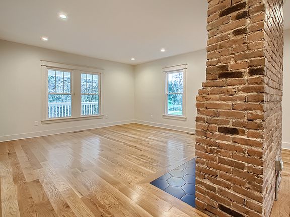 10 Living Room_07172023
