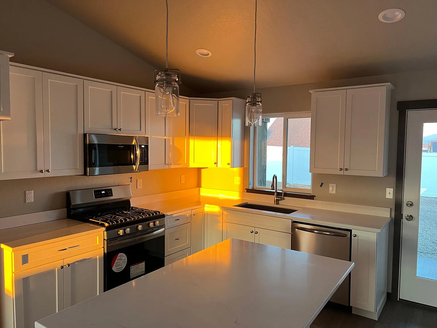 12955 Cavanaugh Dr — Photo 3