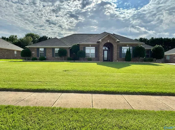 13183 Summerfield Dr, Athens, AL 35613