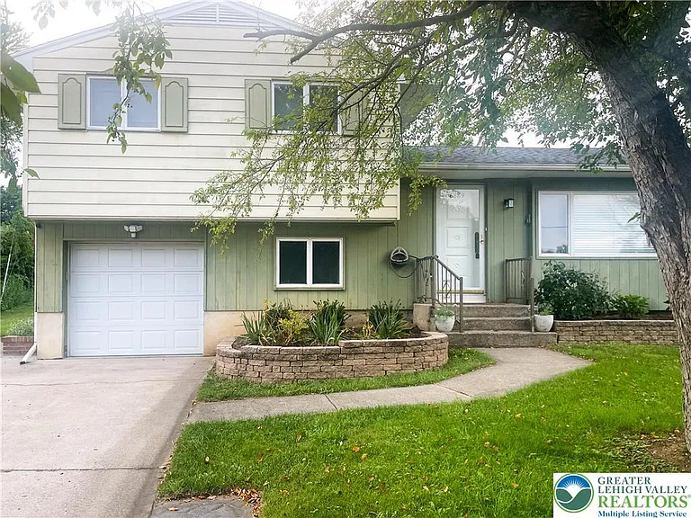 6869 Spring Creek Rd — Photo 2