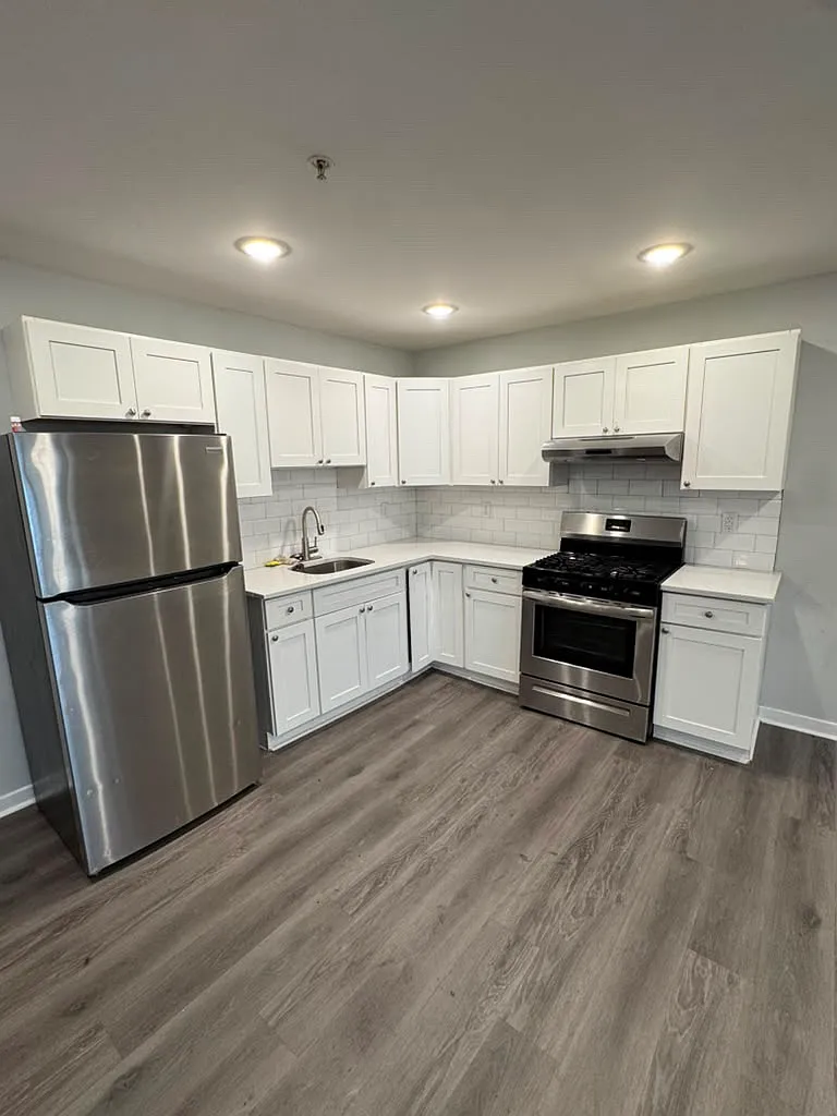 2 bed, $2,209 — Photo 2